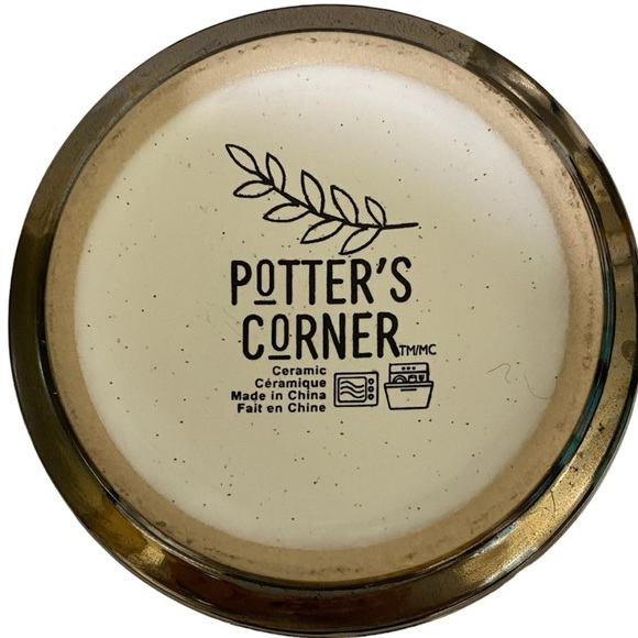 Potter’s Corner Handcrafted Ceramics White Ceramic Gold Heart’s and Gold Trim - Picture 5 of 8